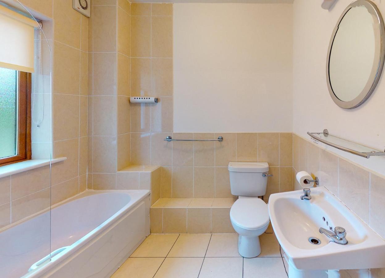 Lakeside Holiday Homes - Type A By Trident Holiday Homes Killaloe Ngoại thất bức ảnh