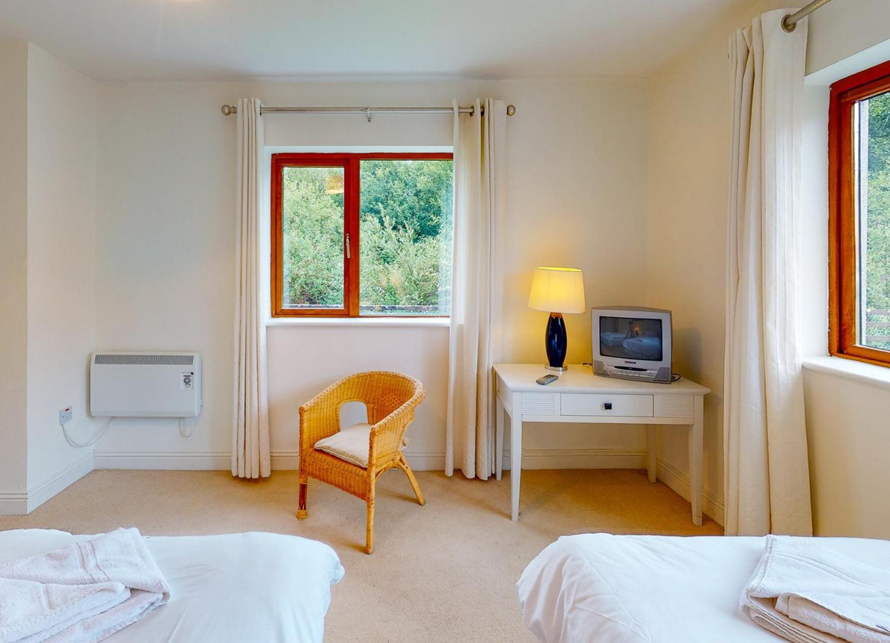 Lakeside Holiday Homes - Type A By Trident Holiday Homes Killaloe Ngoại thất bức ảnh